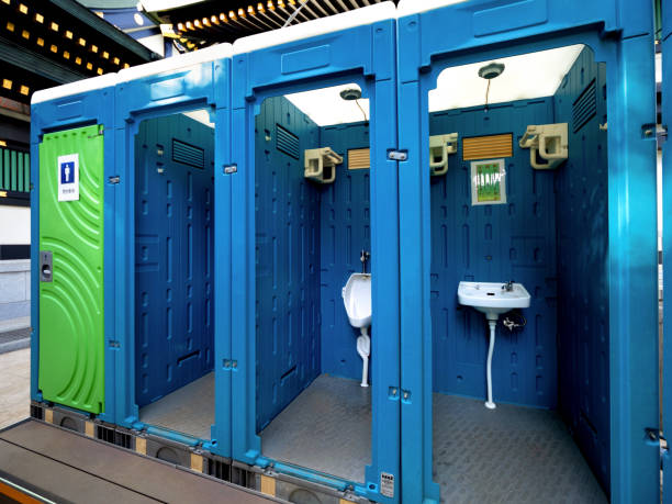 Best Porta potty rental near me  in Hazelwood, MO